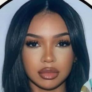 Meet your Posher, Chanel